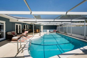 Elegant Heated Pool Home 12 minutes to the beaches of Anna Maria Island and IMG Academy